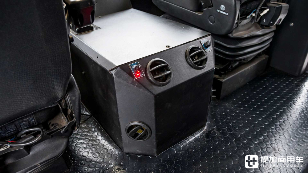 乌拉尔4320军用卡车穿越西伯利亚,遥控乌拉尔4320型6x6越野卡车