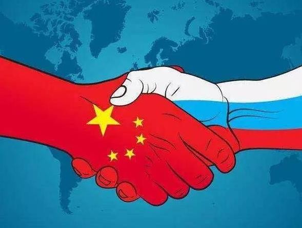 迷人小老头普京：当特工时接头都要迟到，曾牵着狗会见日本代表