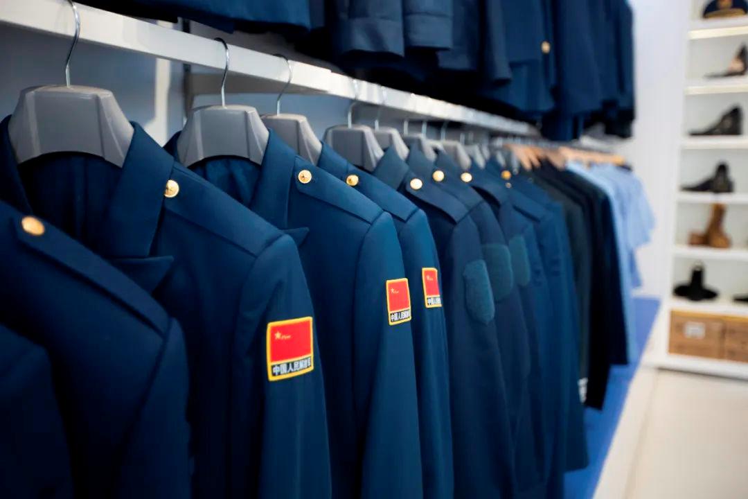 部队被装开箱,部队被装