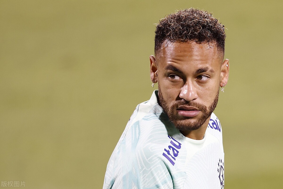 内马尔2014年世界杯重伤下场,14年巴西内马尔受伤