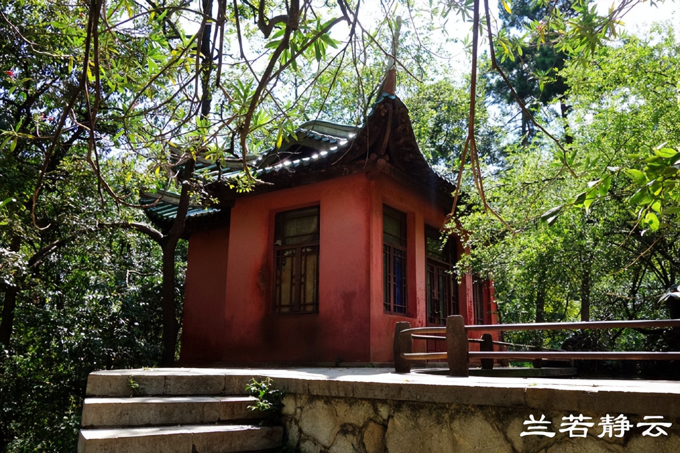 贵阳多彩贵州位置,贵阳多彩贵州城风景区