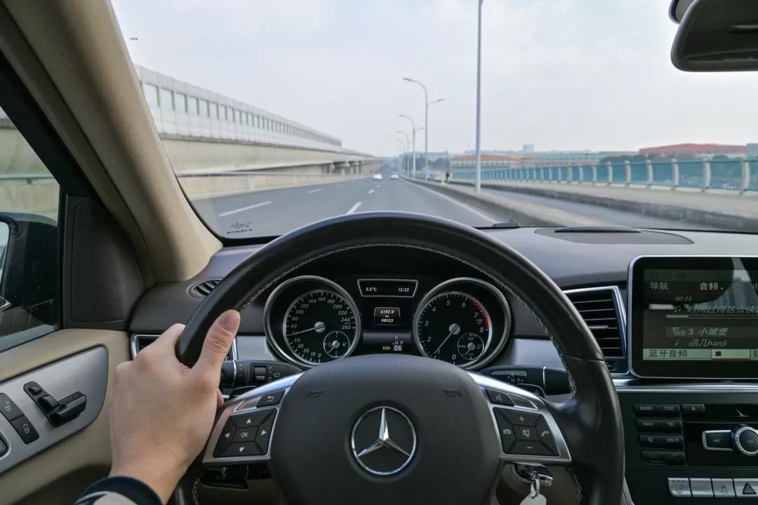 二手奔驰ml320改新款,二手奔驰ml320一年费用