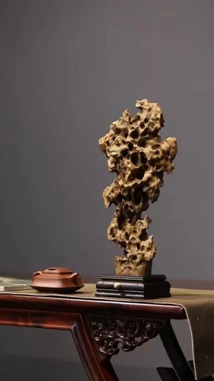 佩戴沉水沉香和普通沉香哪个好,佩戴沉香饰品对人体有什么好处