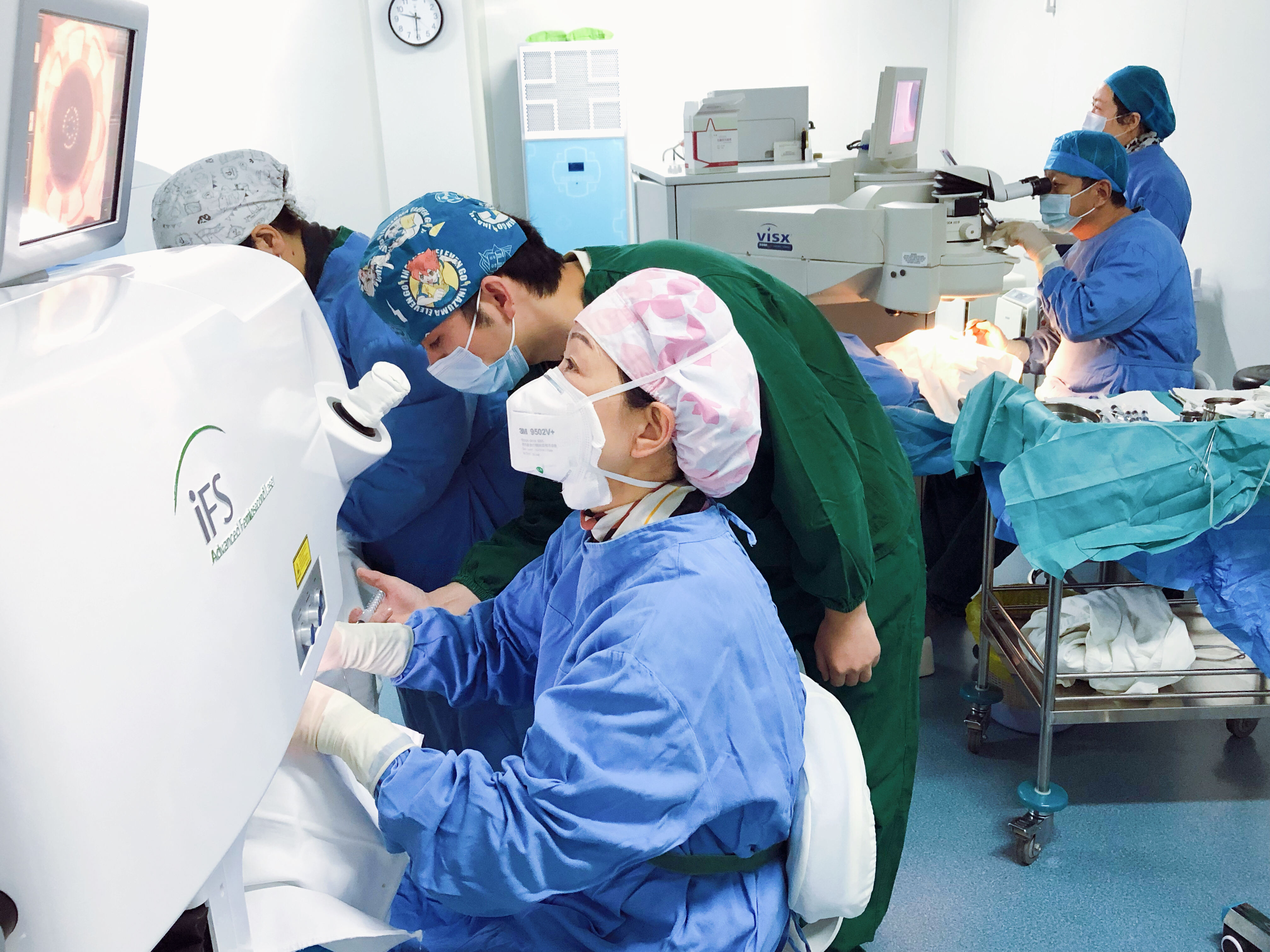 寒假摘镜热如期而至，常州激光医院提醒：人多最好提前预约