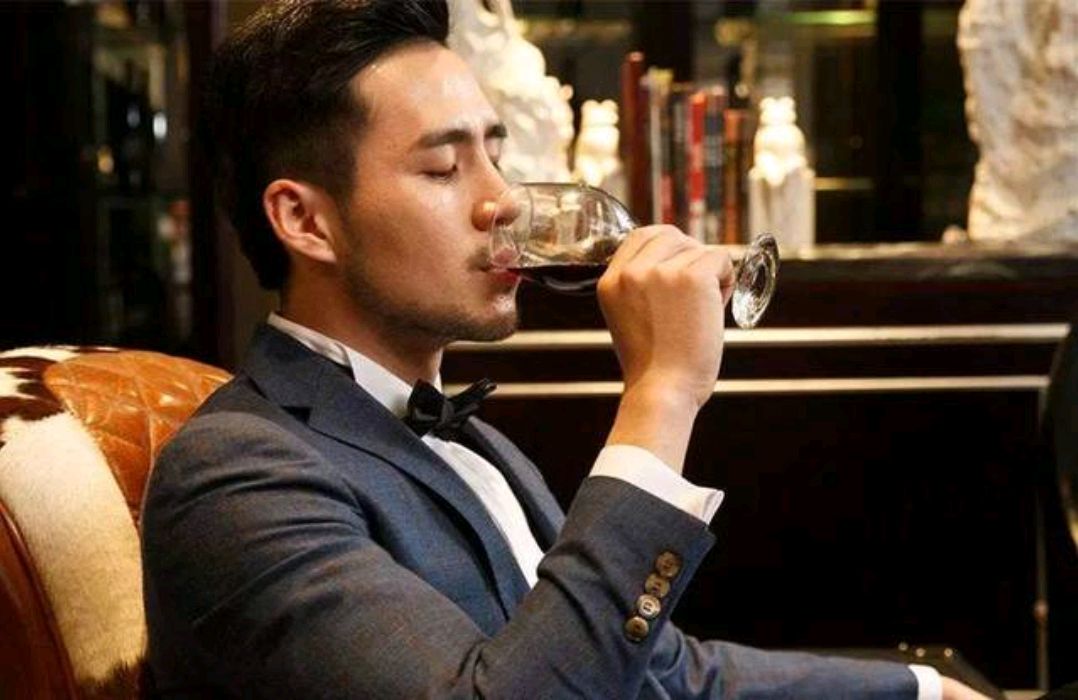 为什么血管有时会扁一会就好了,为什么血管又胀又痛