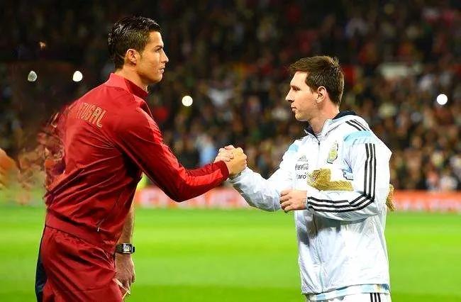 球王马拉多纳和球王梅西谁更厉害,球王梅西和c罗到底谁强