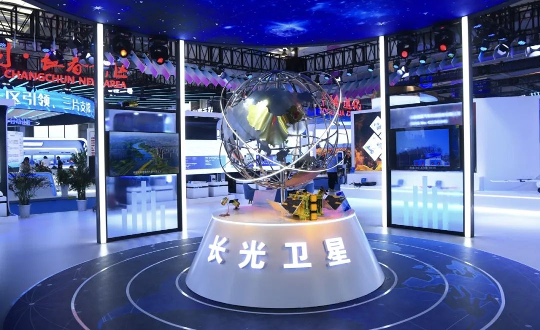 鎶㈠厛鎺㈢濂ョ壒鑾辨柉,鎶㈠厛鎺㈠崠鍦哄畬鏁寸増