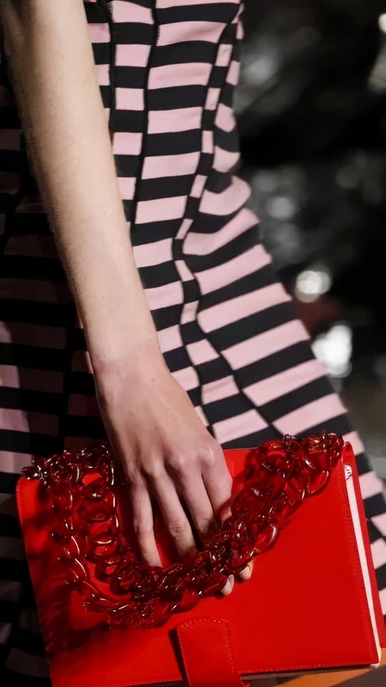 chanel涓彜鐜崇憗鎵嬮摼,chanel鐜崇憗