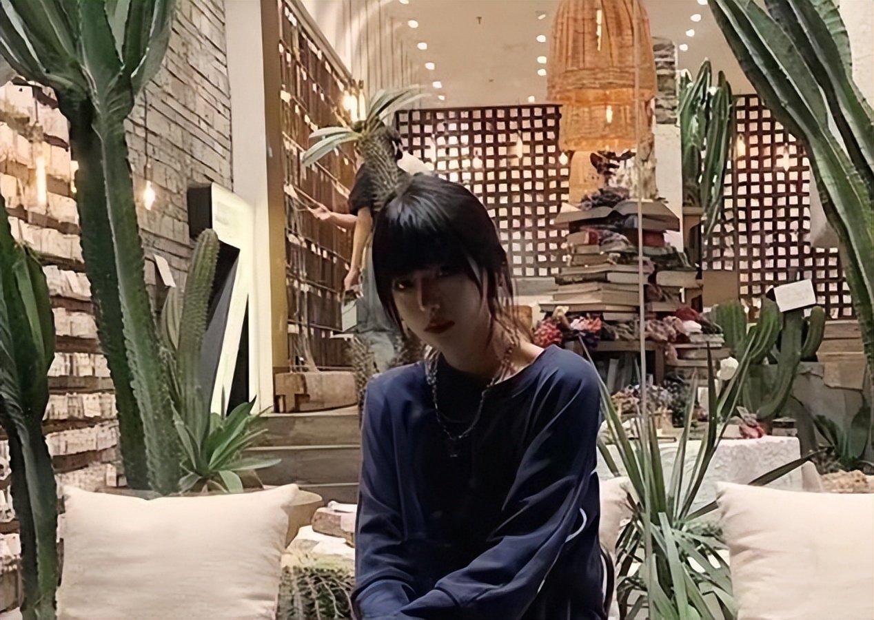 女子晒出28岁变瘦照片,陕西女子晒3年从180斤瘦到80斤