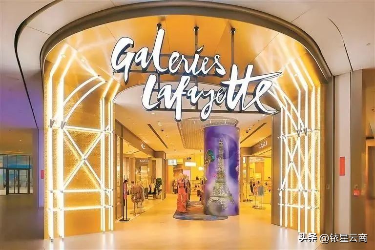 章回、大人糖、Sokolov等全国首店开业；一兆韦德宣布重组……