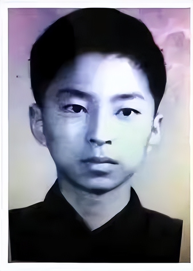 17岁上北大的他,他十七岁考上清华22岁生子