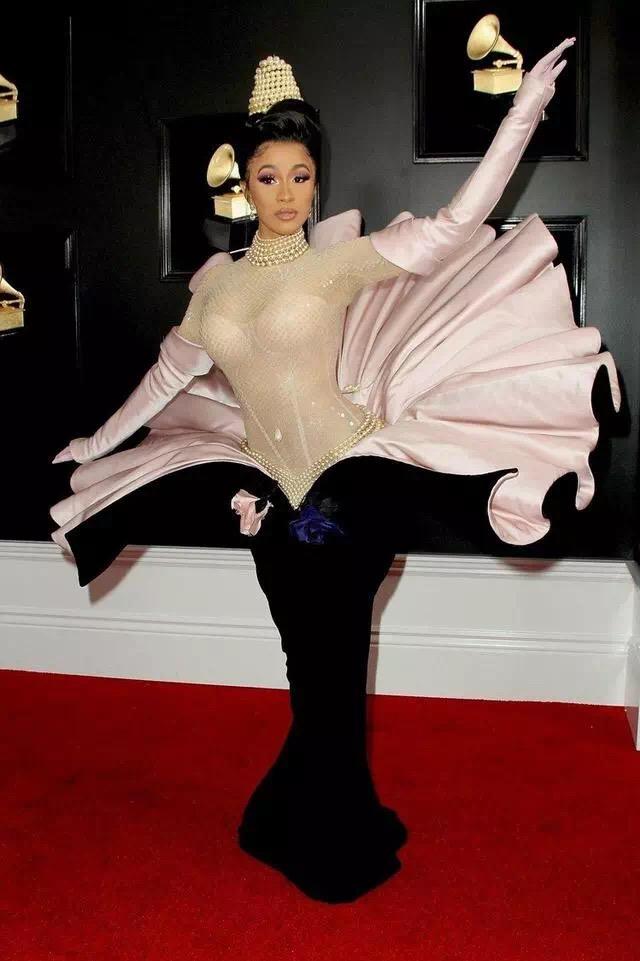 关晓彤穿什么衣服最漂亮了,关晓彤穿衣搭配很潮流