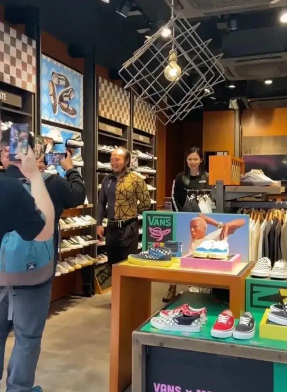 90后阿秋骑行中国的自行车,香港警方回应网红阿秋自行车被偷