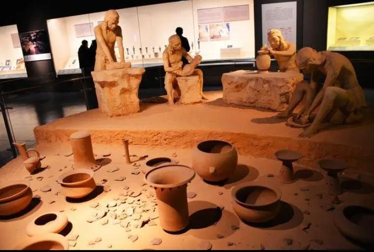 新石器时代早期的陶器大多为黑陶,新石器时代陶器最常见的是什么陶