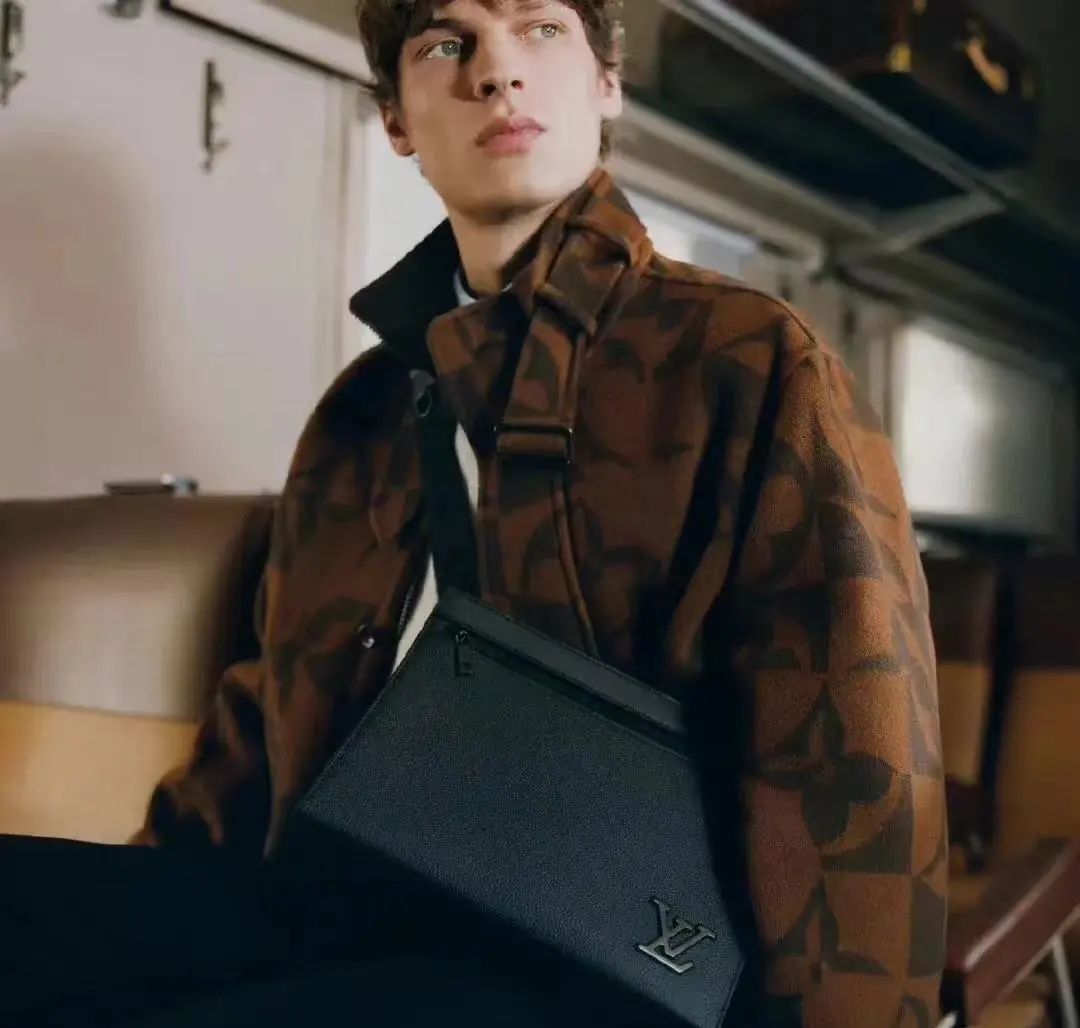 lv这么贵为什么还有这么多人买,lv涨价包款