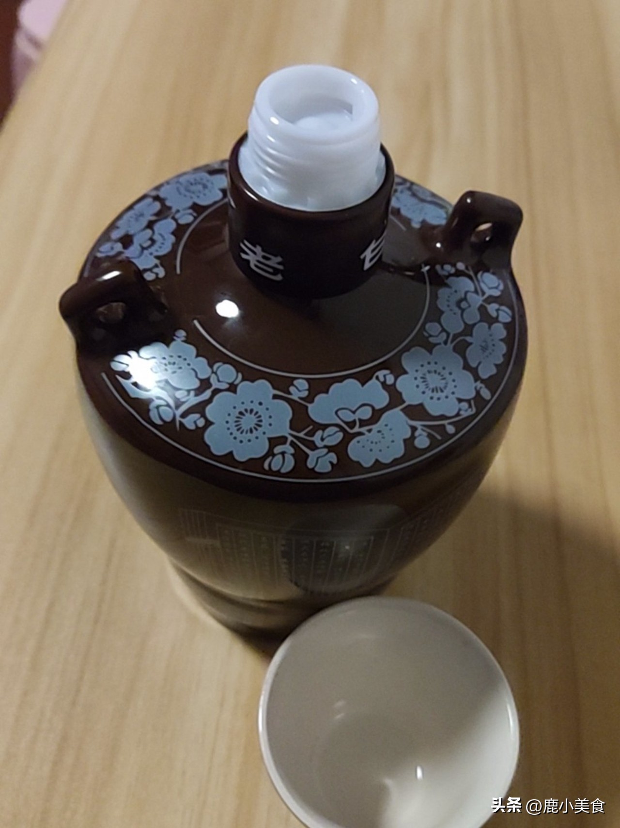 酒桌上遇见这些情况就要注意了,晃动酒瓶能识别勾兑酒吗