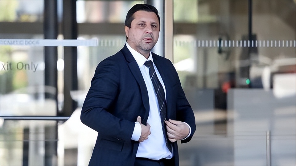 美国夫妻3年盗用1亿元养老金,美国华人夫妇被诈骗100万美元