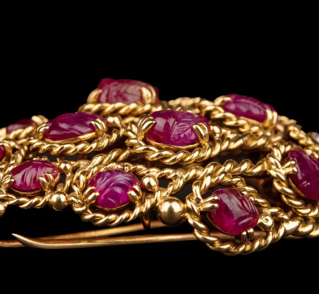 这颗生于东方，在法兰西结果的红莓，“果农”竟是卡地亚？