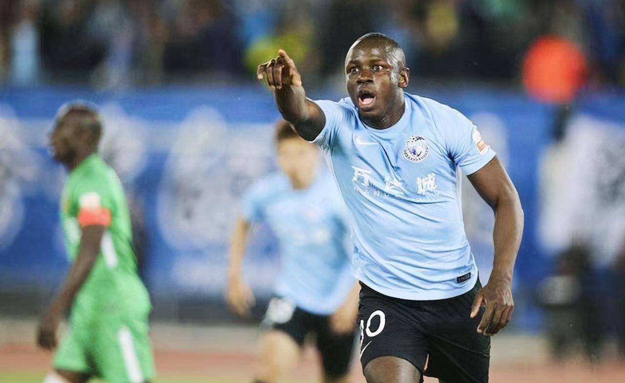 穆谢奎：打篮球出身的大连人队史第一射手，35岁还在中超名列前茅