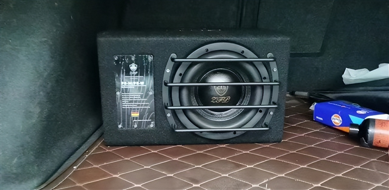 23款大众速腾超越改装中低音喇叭,大众速腾无损升级三分频音响