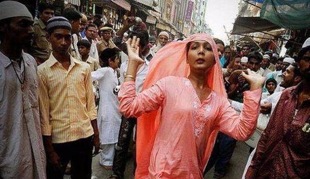 此国曾把变性人当神，如今变性人高达百万泛滥成灾，成为国家毒瘤