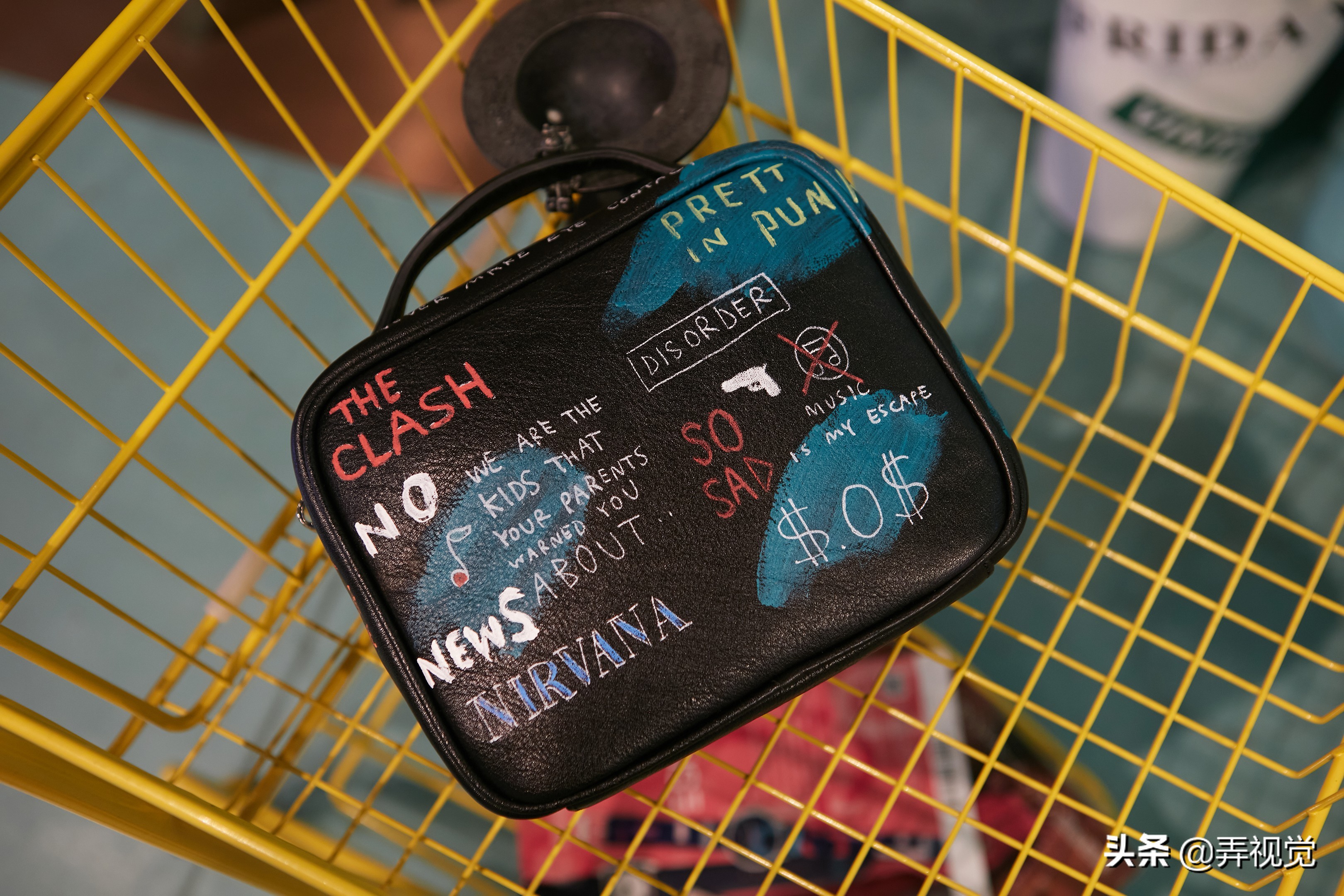 鏃ョ郴娓灏忎紬娼墝,灏忎紬鏃ョ郴娼墝