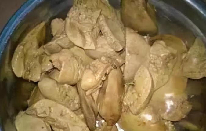 老大爷用什么饵钓鱼,老汉河边野钓饵料