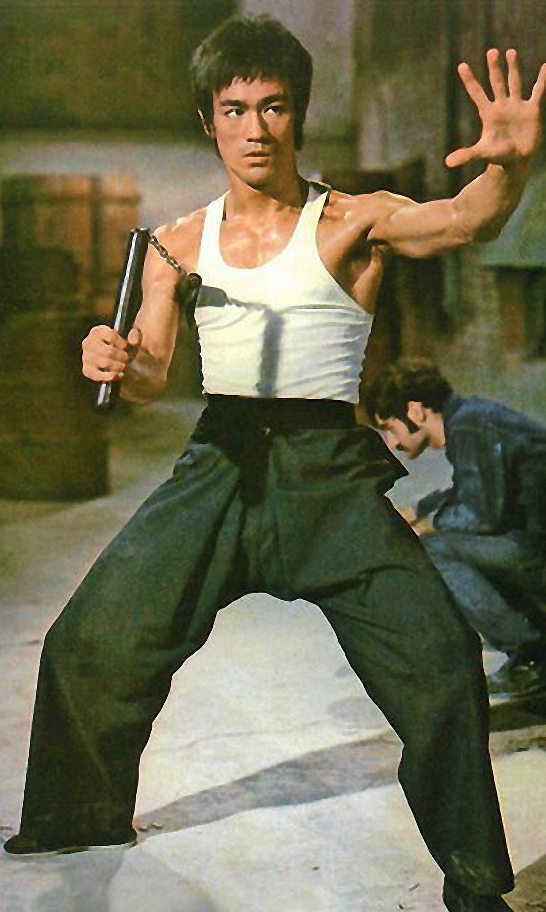 李小龙33岁去世,李小龙死因至今未解之谜