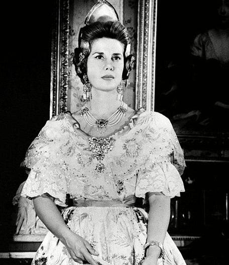 西班牙女公爵第三任丈夫,西班牙女公爵电影完整版