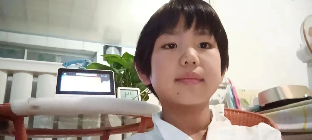 “现在要是想你了，我说一句话就能看见你”