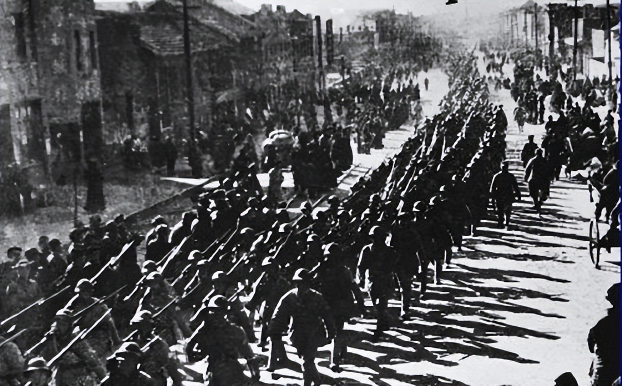 开国上将*锡联陈**:妻子是大将妻妹,小儿子北大毕业,授衔中将