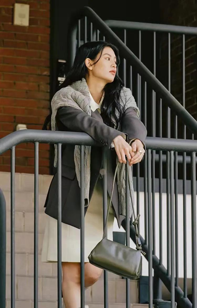 没想到!这3款“奶奶款毛衣”让姑娘们这么上头