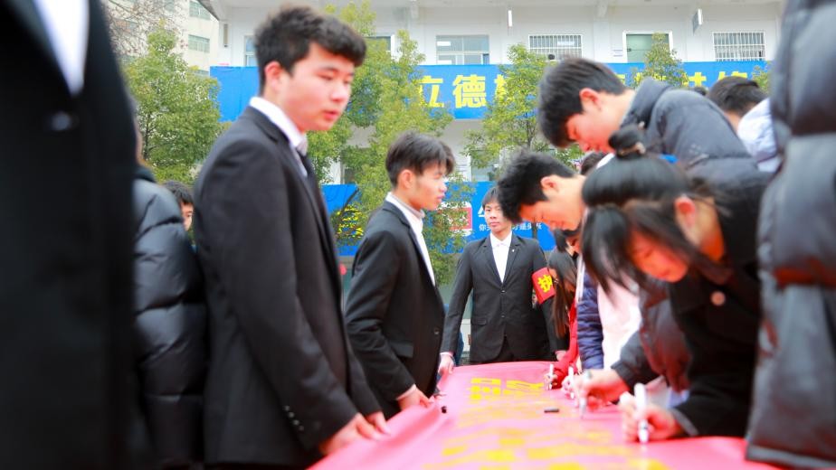 禁毒宣传进校园无毒青春伴成长,禁毒宣传进社区护航青春助成长