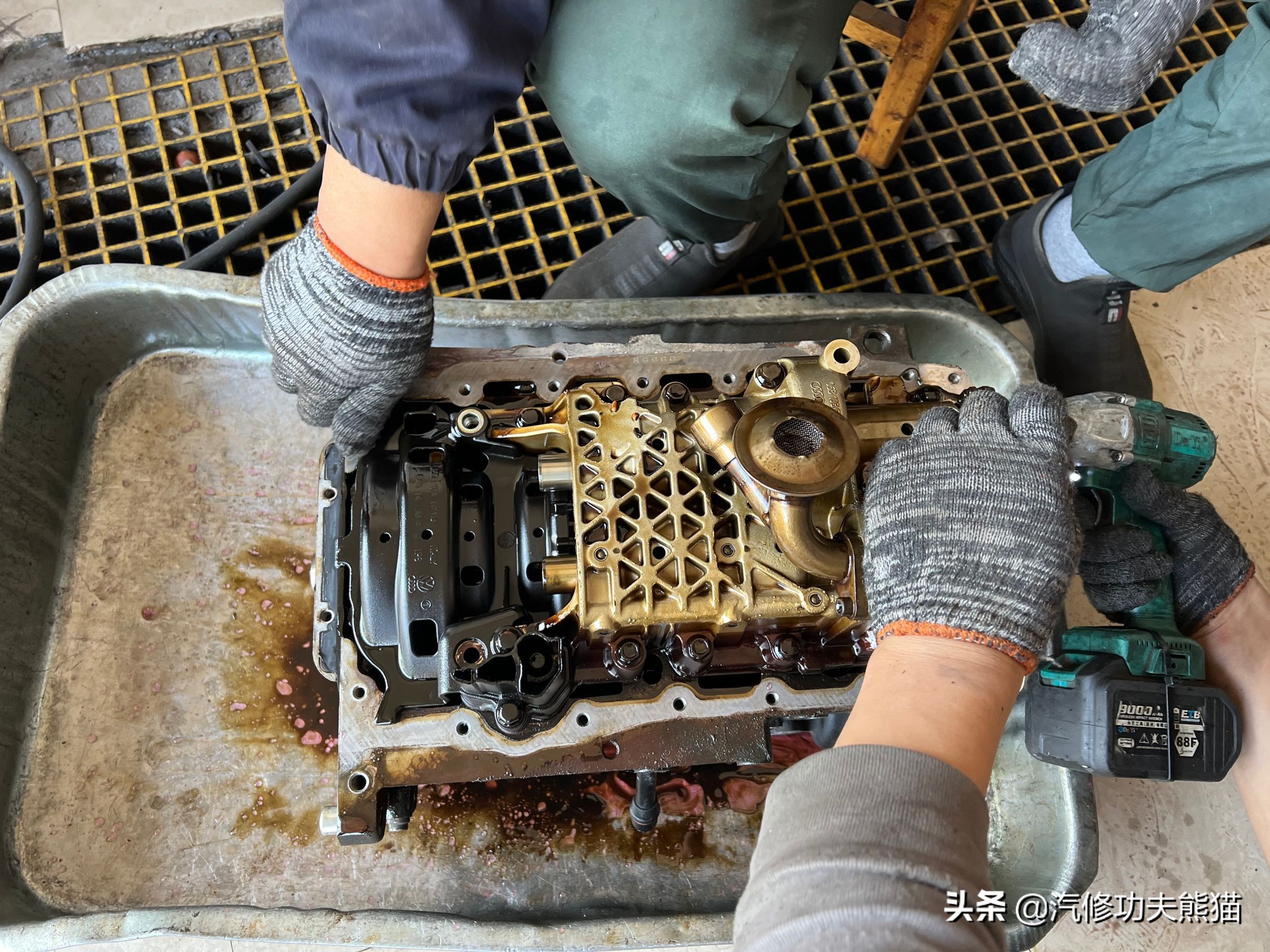 奥迪大众保时捷烧机油专修,2.0t奥迪a6烧机油吗