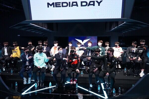 lckdk鎴樿儨t1faker,fakerlck澶忓璧沝k