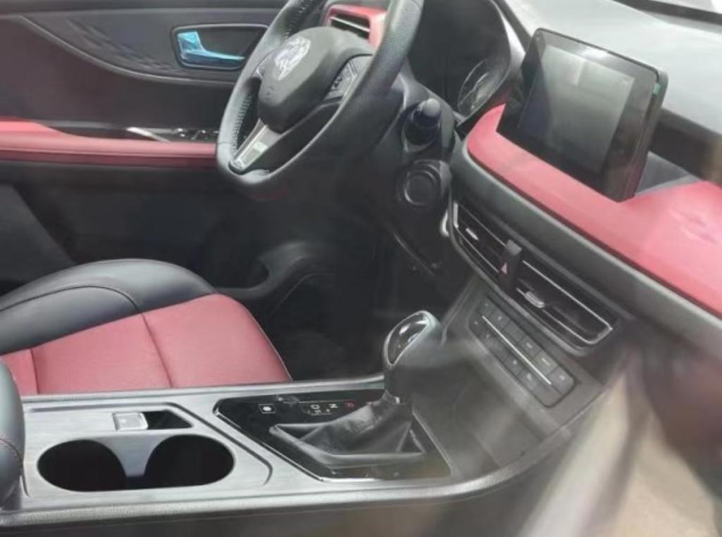 东风风光新款5601.5t,东风风光s560汽车图片