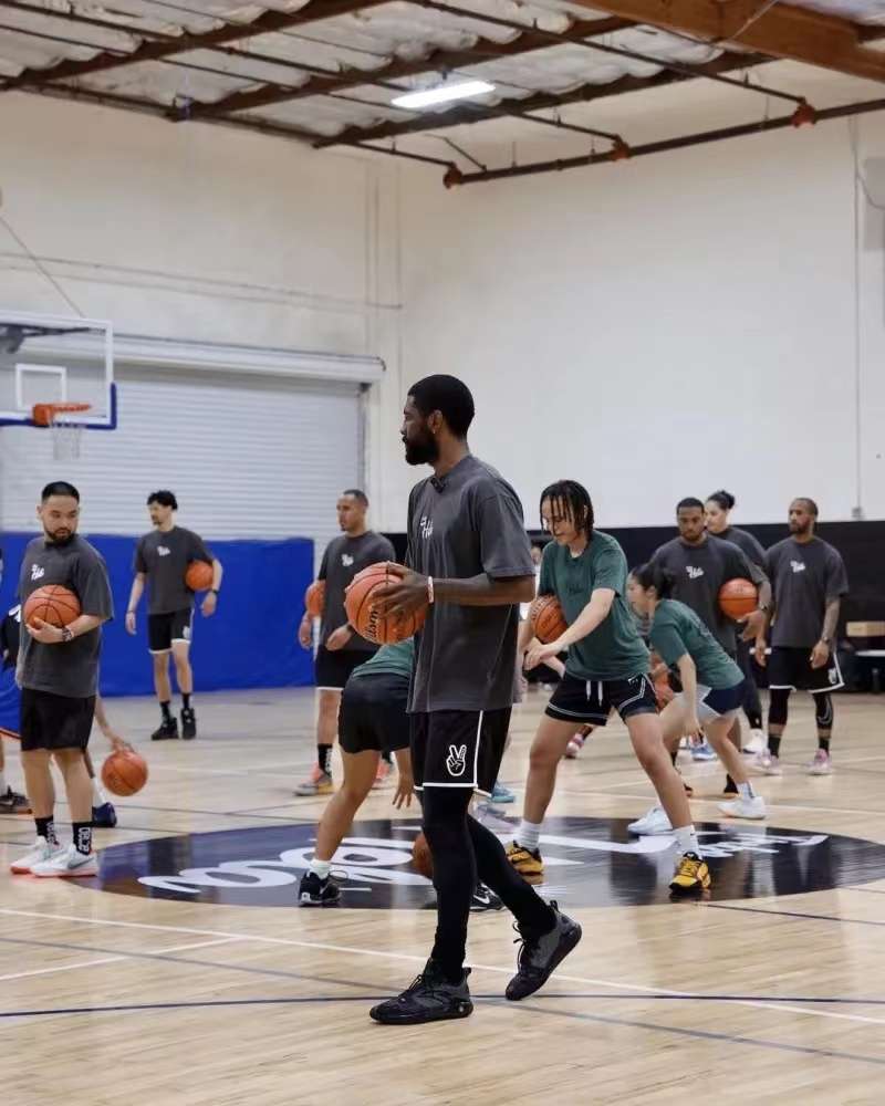 欧文与安踏达成5年合同,欧文正式签约安踏