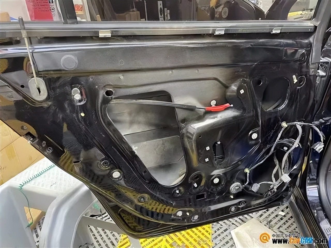 别克君威换密封条,别克君威隔音密封条