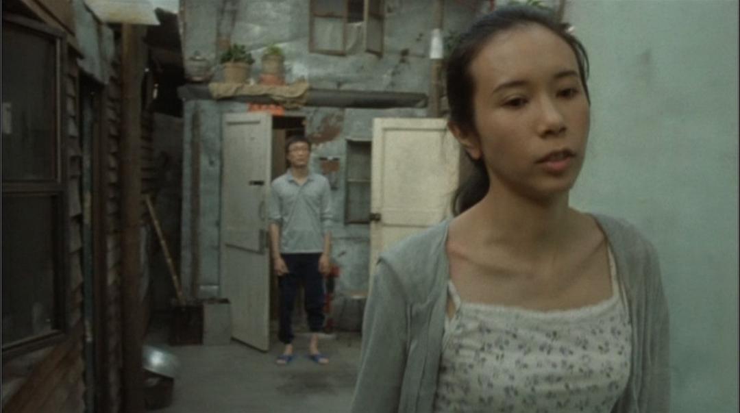 摘皇家*徽警**，无误差手表，放5次烟花，8部细节拉满的回归题材电影