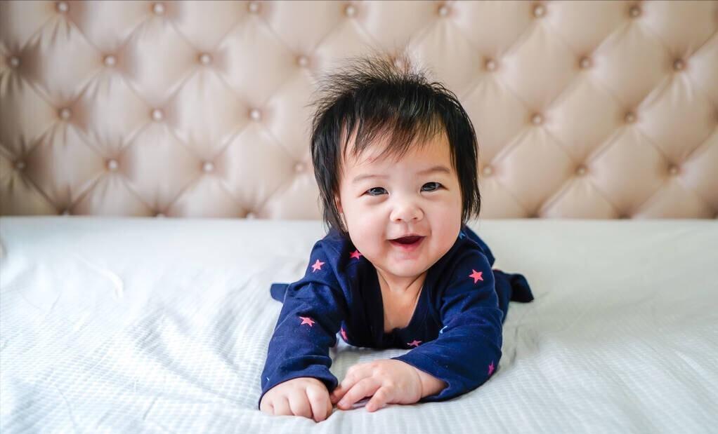 0-2岁宝宝运动发展特点,0-12个月宝宝运动训练大全