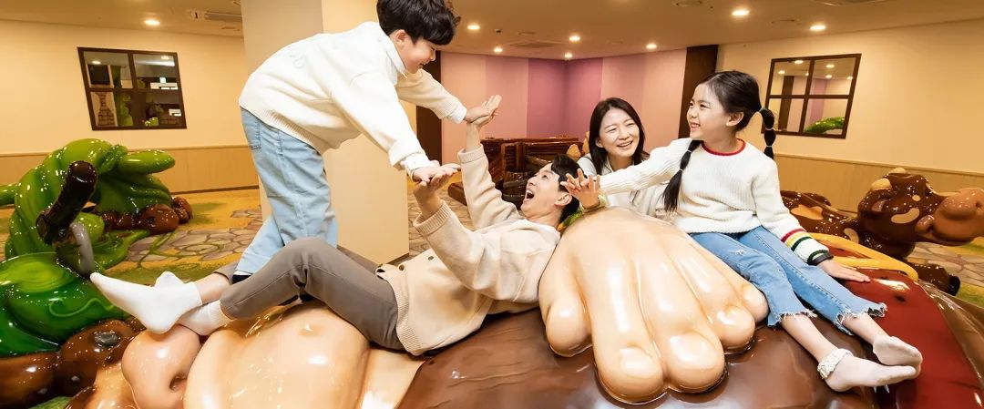 乐天世界冒险乐园开园：精彩纷呈的韩国顶级乐园