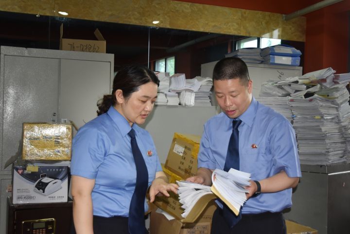 起底“爱晚系”百亿养老*局骗**