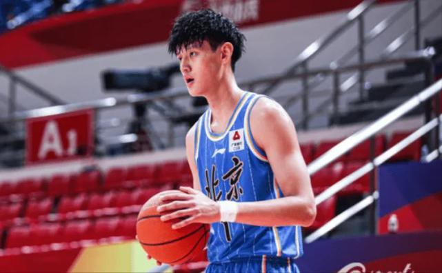 曾凡博夏季联赛14分,曾凡博u19次战砍29分10板6帽