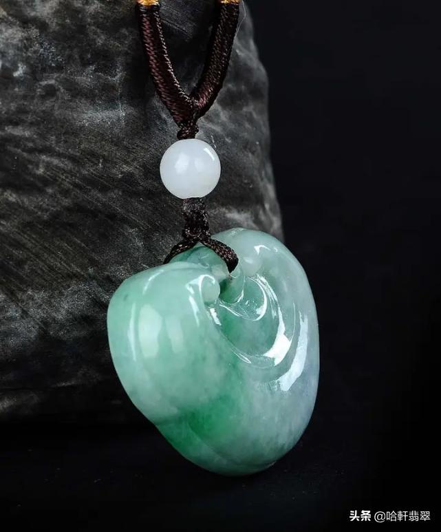 豆种翡翠地摊货,翡翠豆种最便宜吗