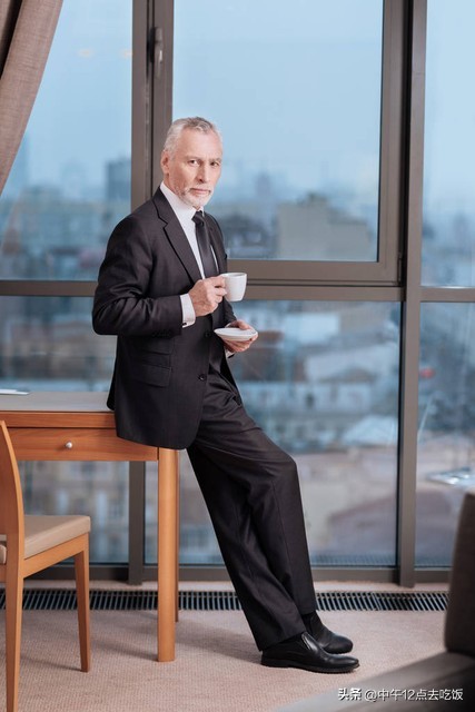 你身边有哪些闷声发大财的“神人”，轻松挣钱，大把时间还在娱乐