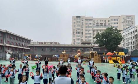 红黄蓝亲子园早教虐童事件,红黄蓝早教中心幼师虐童