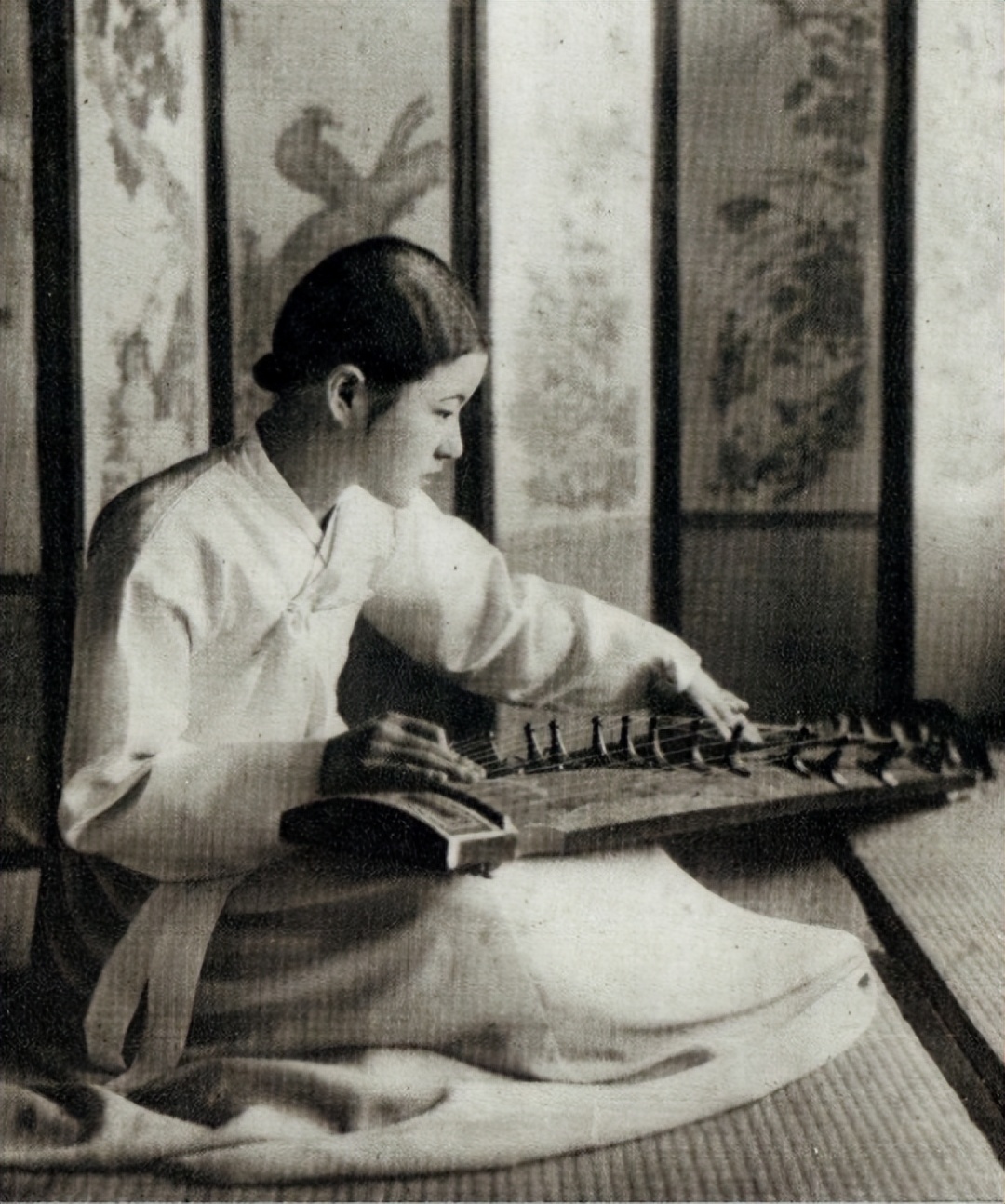 韩国色情业为何如此猖獗？100多万女性受害，打黄18年越打越黄？