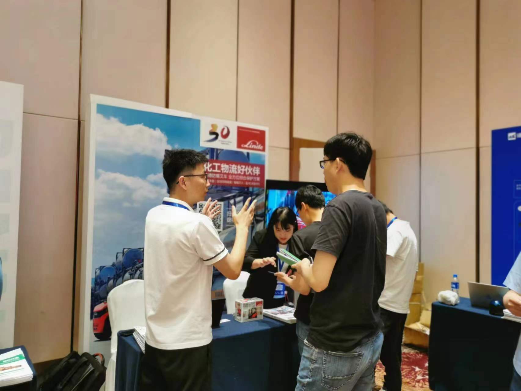 林德叉车全自动无人操作,林德伯格2024上海展览会