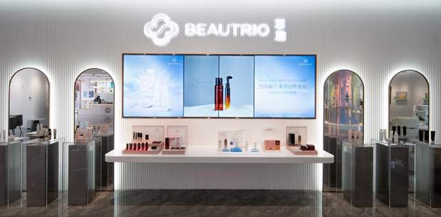 “焕新启航共创无限”无限极郑州体验中心开业