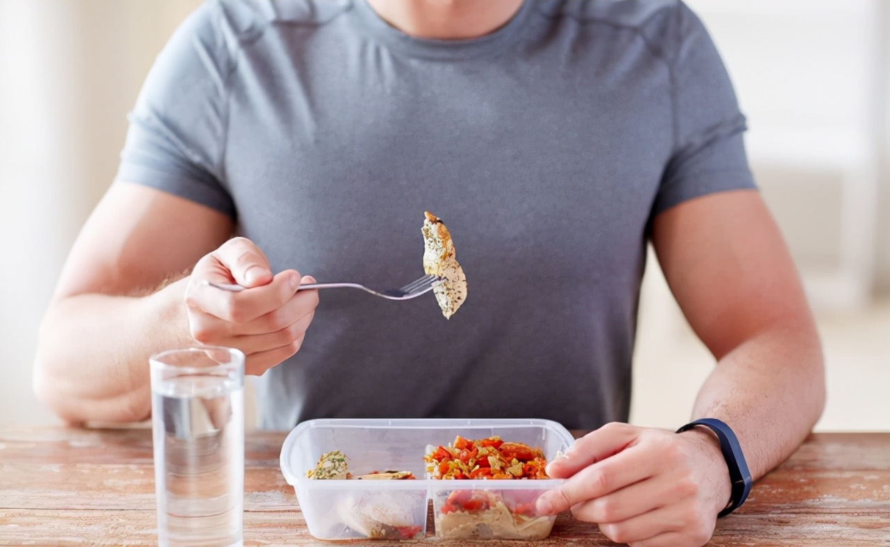 饭量越小衰老速度越慢吗,饭量越少越健康是怎么回事